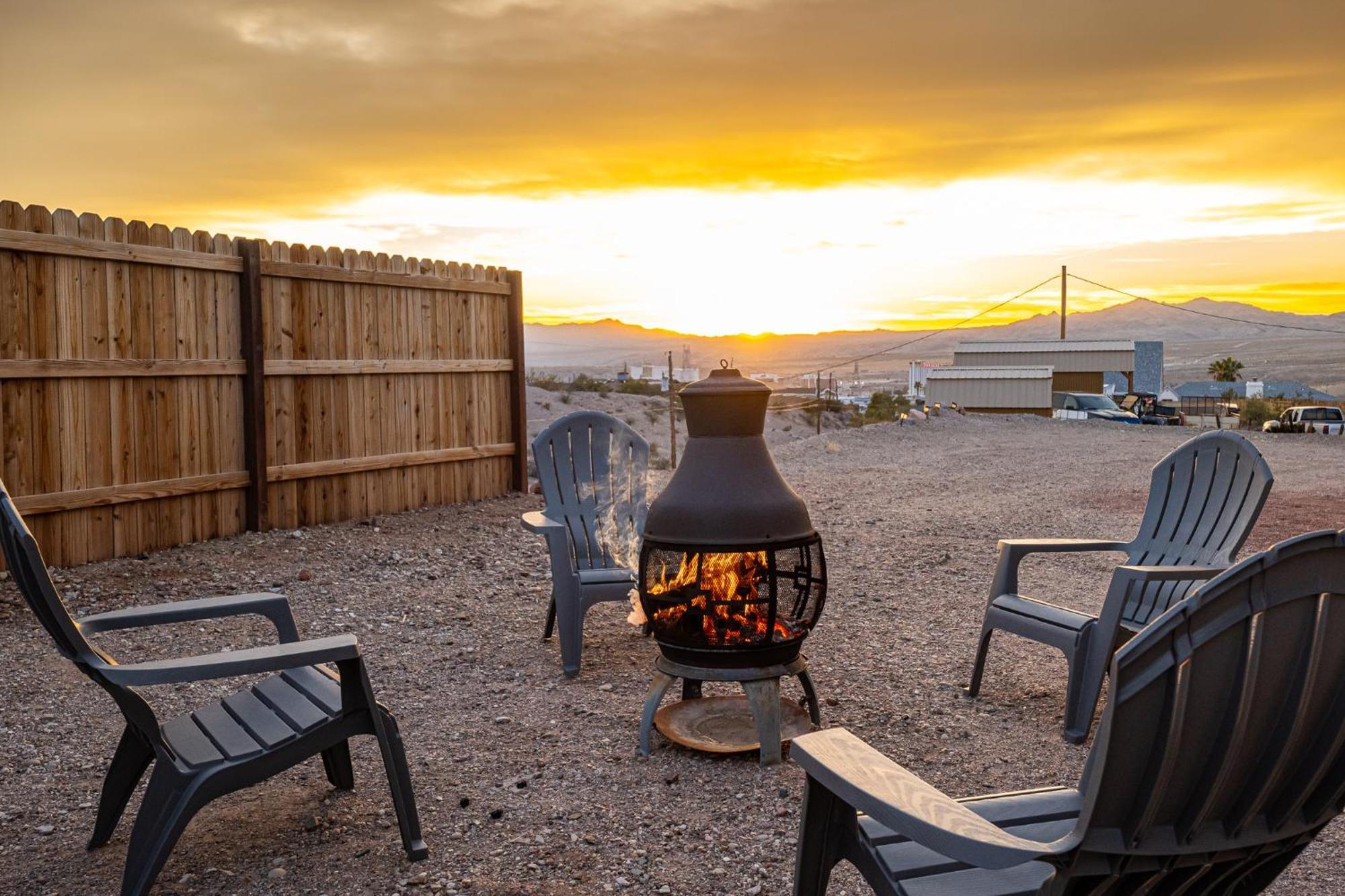 Magnificent & Tranquil Home, Mountain Views , 8 Mins To Casinos & River, Fire Pit, Bbq Bullhead City Exteriör bild