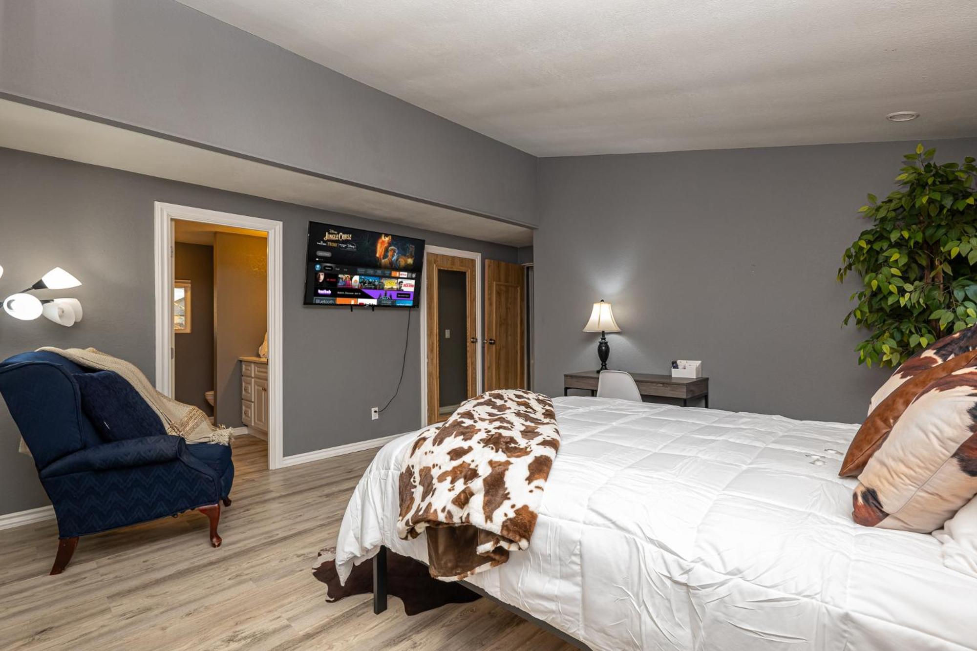 Magnificent & Tranquil Home, Mountain Views , 8 Mins To Casinos & River, Fire Pit, Bbq Bullhead City Exteriör bild