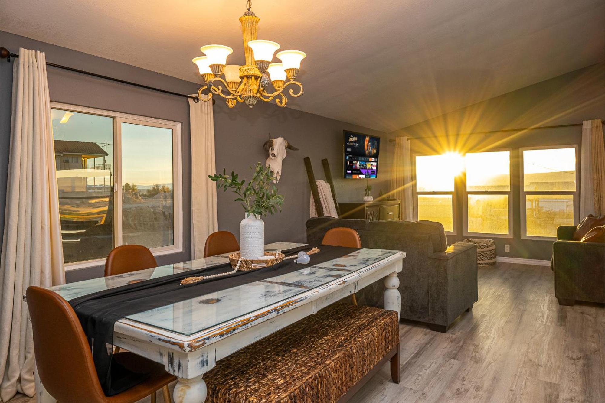 Magnificent & Tranquil Home, Mountain Views , 8 Mins To Casinos & River, Fire Pit, Bbq Bullhead City Exteriör bild